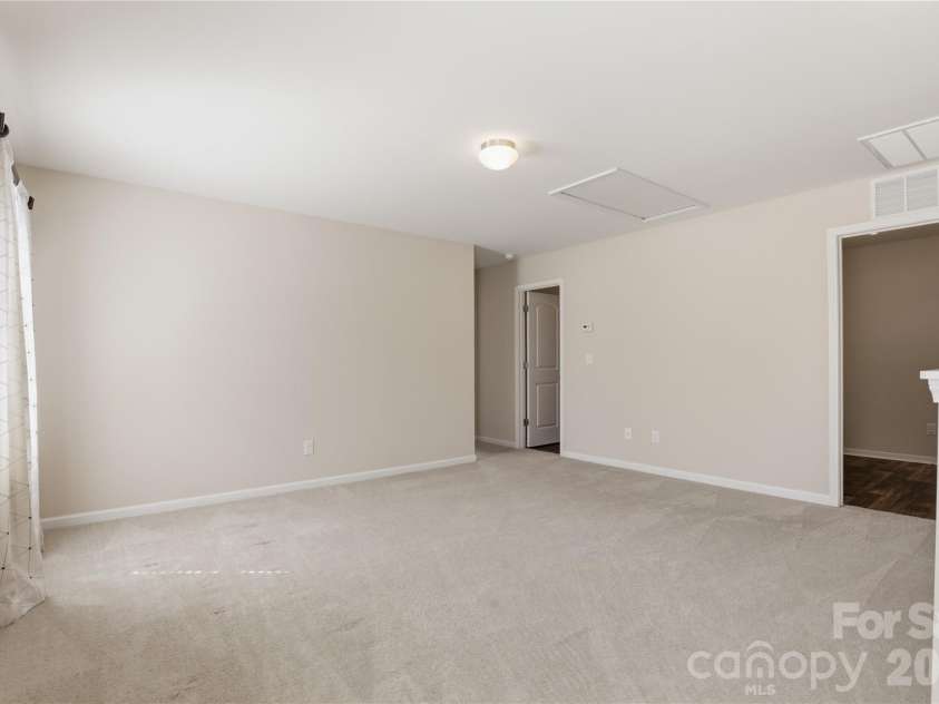 161 Hidden Lakes Road, Statesville, NC 28677.  MLS# CAR4351997, YatesRealty ID 5575. 