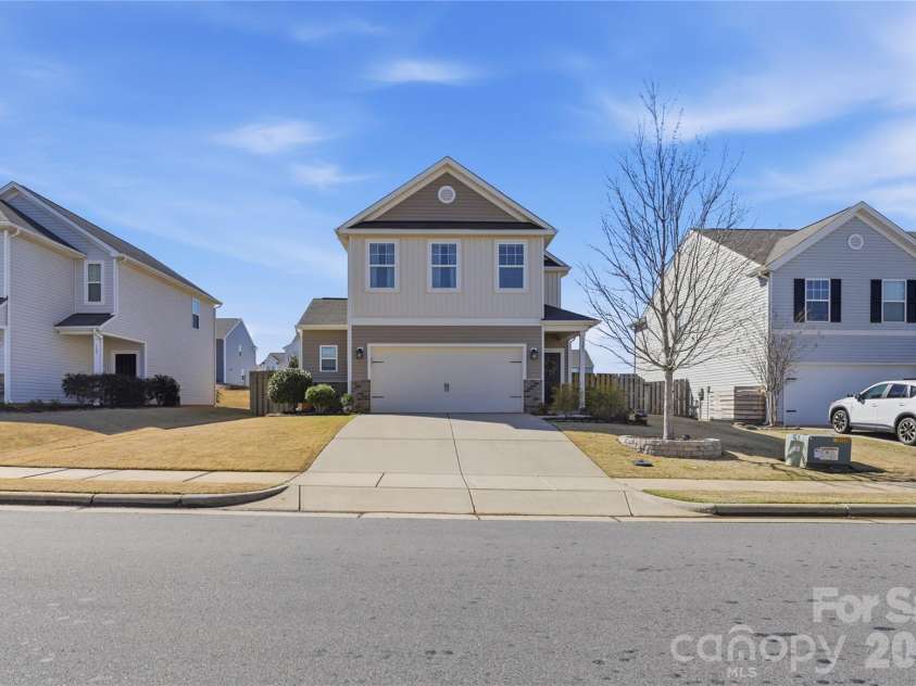 161 Hidden Lakes Road, Statesville, NC 28677.  MLS# CAR4351997, YatesRealty ID 5575. 