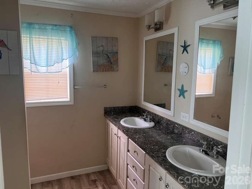 230 Squirrel Run, Salisbury, NC 28146.  MLS# CAR4432573, YatesRealty ID 55755. 