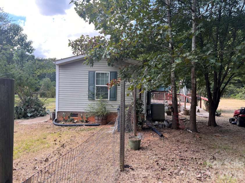 230 Squirrel Run, Salisbury, NC 28146.  MLS# CAR4432573, YatesRealty ID 55755. 