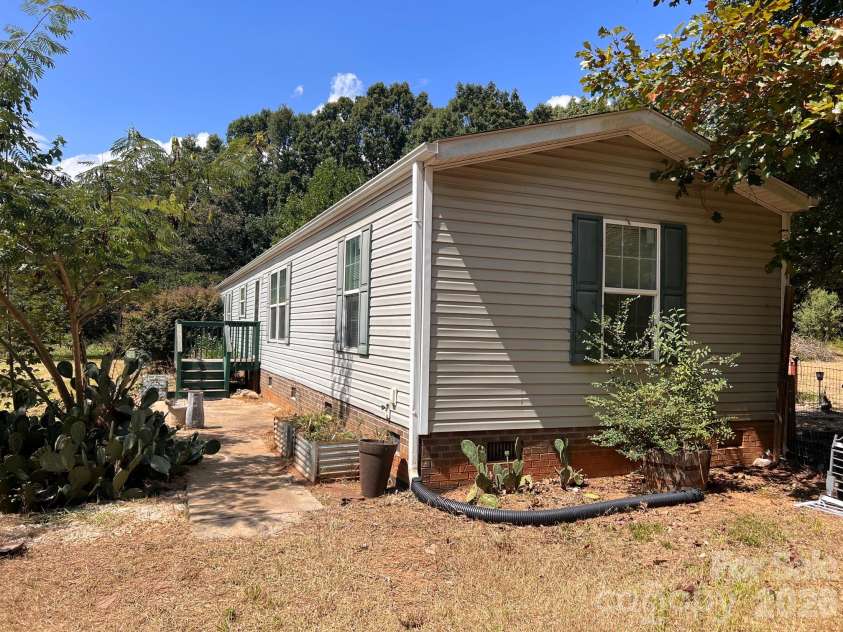 230 Squirrel Run, Salisbury, NC 28146.  MLS# CAR4432573, YatesRealty ID 55755. 