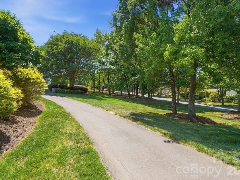 10329 Misty Moss Court, Mint Hill, NC 28227.  MLS# CAR4431248, YatesRealty ID 55756. Walking Trail
