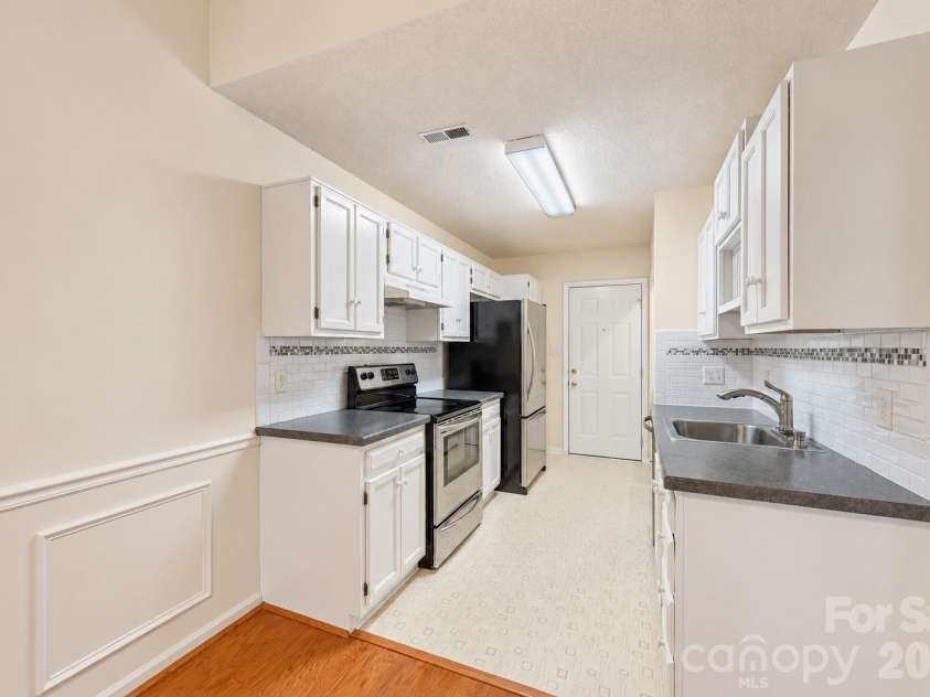 1089 Weddington Woods Street, Concord, NC 28027.  MLS# CAR4433000, YatesRealty ID 55757. 