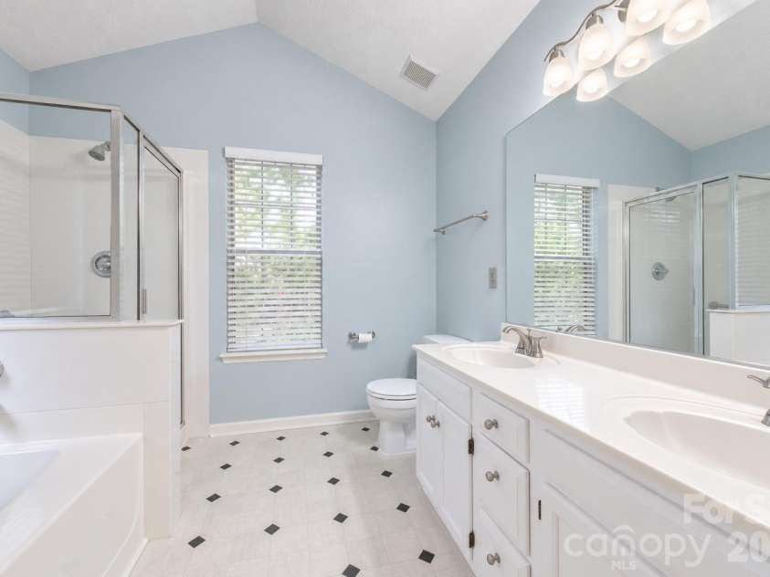 1089 Weddington Woods Street, Concord, NC 28027.  MLS# CAR4433000, YatesRealty ID 55757. 