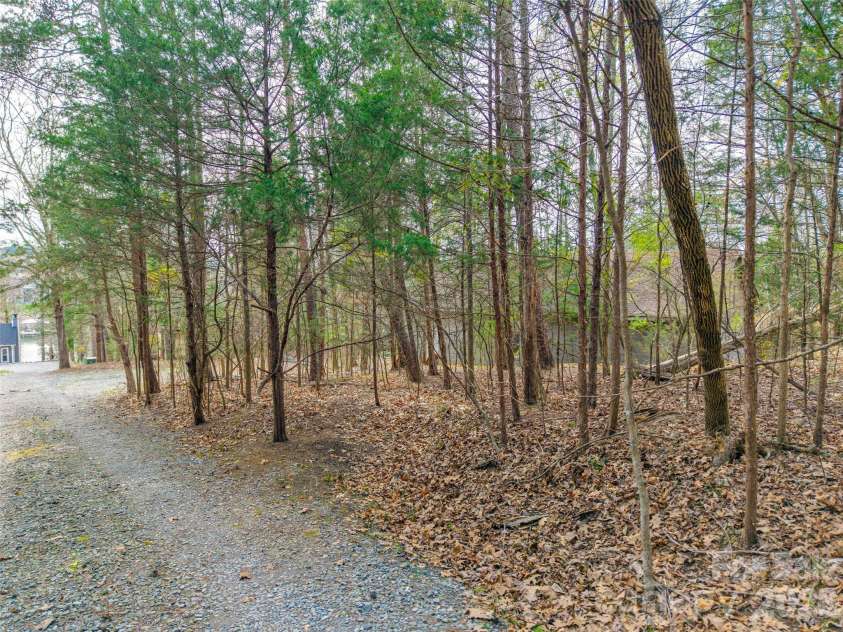 5549 Beaverdam Creek Road, Clover, SC 29710.  MLS# CAR4360304, YatesRealty ID 5576. 