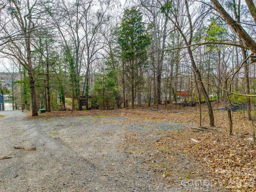 5549 Beaverdam Creek Road, Clover, SC 29710.  MLS# CAR4360304, YatesRealty ID 5576. 