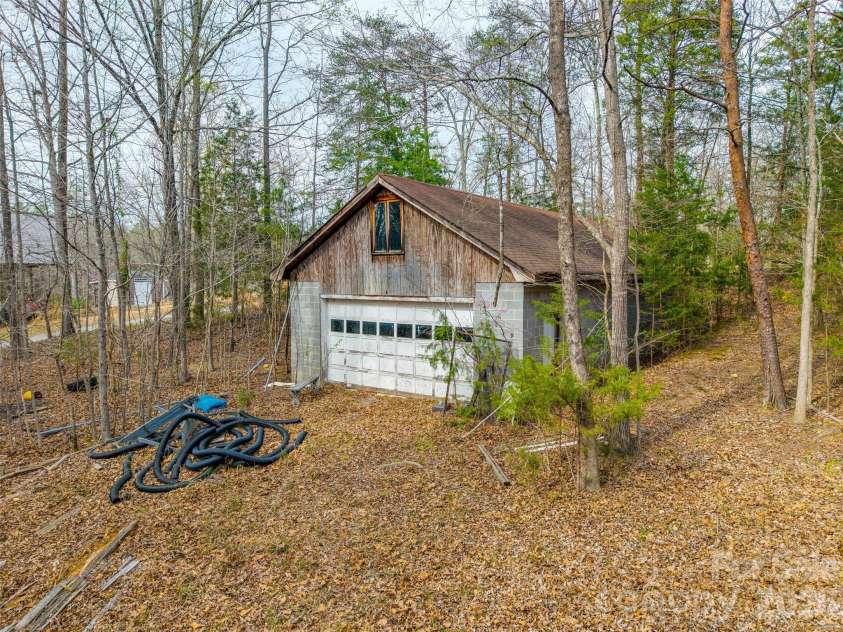5549 Beaverdam Creek Road, Clover, SC 29710.  MLS# CAR4360304, YatesRealty ID 5576. 