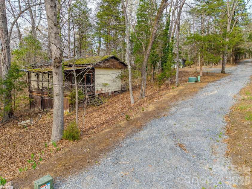 5549 Beaverdam Creek Road, Clover, SC 29710.  MLS# CAR4360304, YatesRealty ID 5576. 