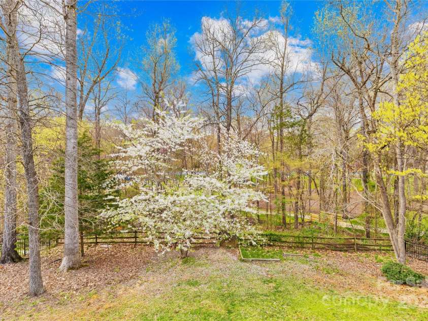 9930 Legolas Lane, Charlotte, NC 28269.  MLS# CAR4231797, YatesRealty ID 5576. 