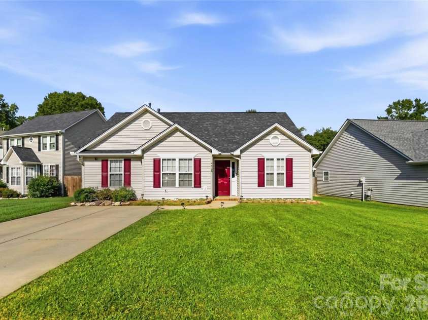 4226 Red Shed Lane, Charlotte, NC 28269.  MLS# CAR4433091, YatesRealty ID 55760. 