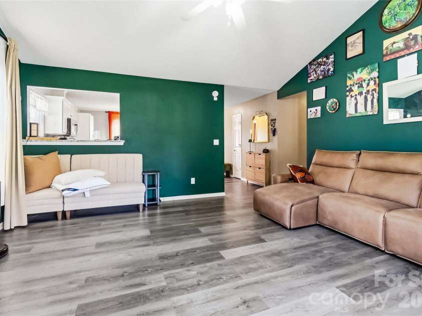 4226 Red Shed Lane, Charlotte, NC 28269.  MLS# CAR4433091, YatesRealty ID 55760. 
