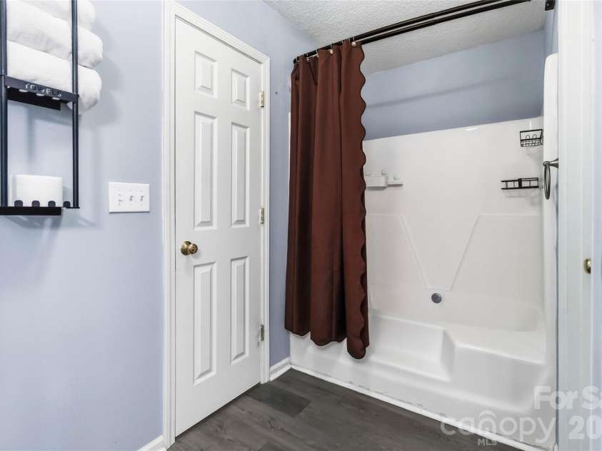 4226 Red Shed Lane, Charlotte, NC 28269.  MLS# CAR4433091, YatesRealty ID 55760. 
