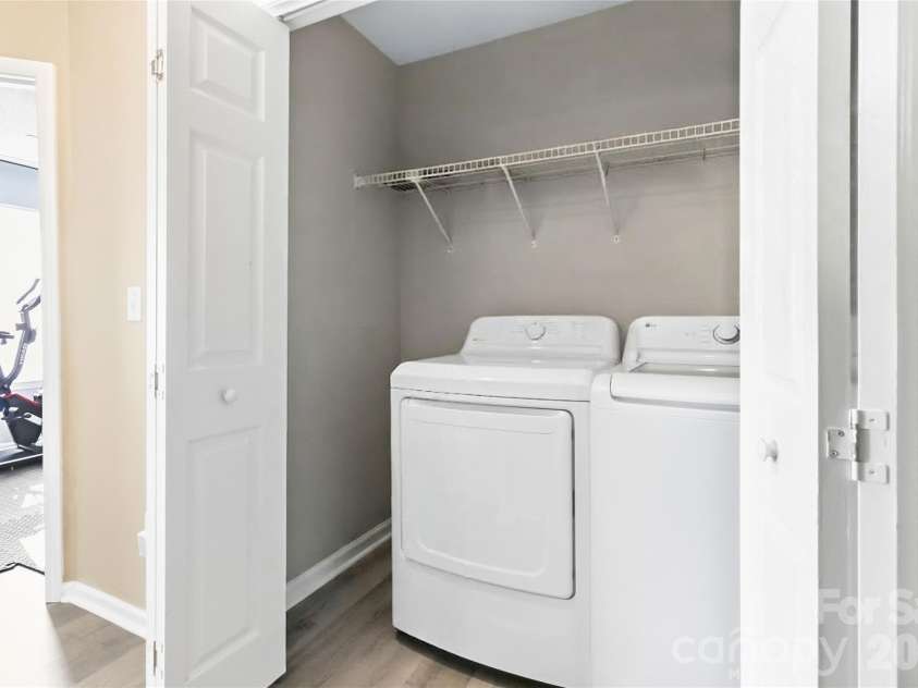 4226 Red Shed Lane, Charlotte, NC 28269.  MLS# CAR4433091, YatesRealty ID 55760. 