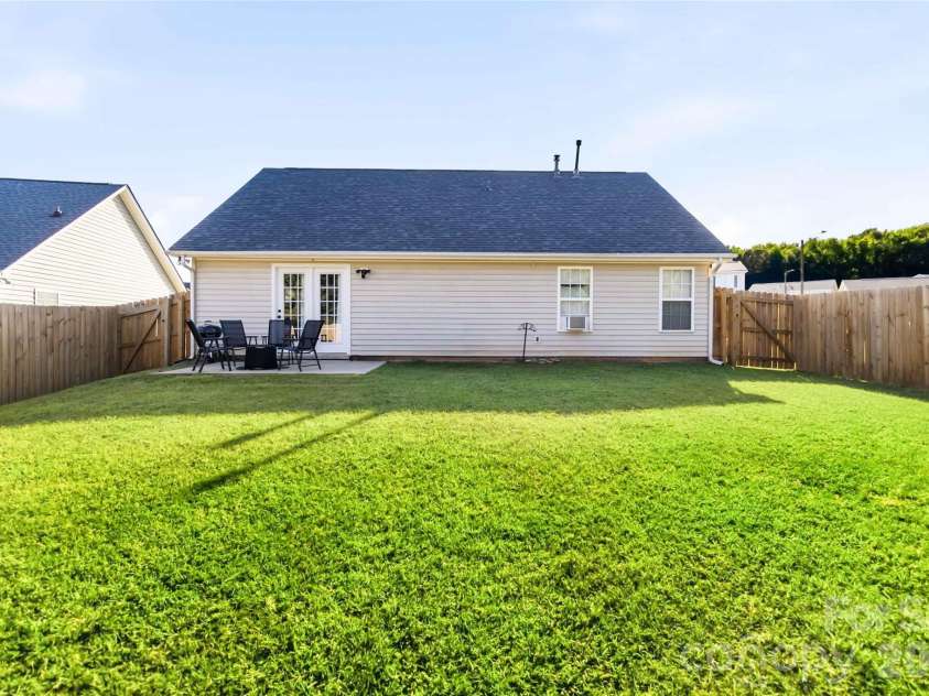 4226 Red Shed Lane, Charlotte, NC 28269.  MLS# CAR4433091, YatesRealty ID 55760. 