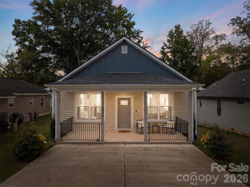 3425 Mable Hubbard Drive, Charlotte, NC 28208.  MLS# CAR4430976, YatesRealty ID 55762. 