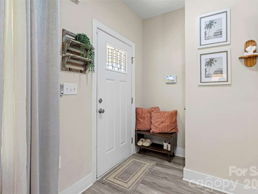 3425 Mable Hubbard Drive, Charlotte, NC 28208.  MLS# CAR4430976, YatesRealty ID 55762. 