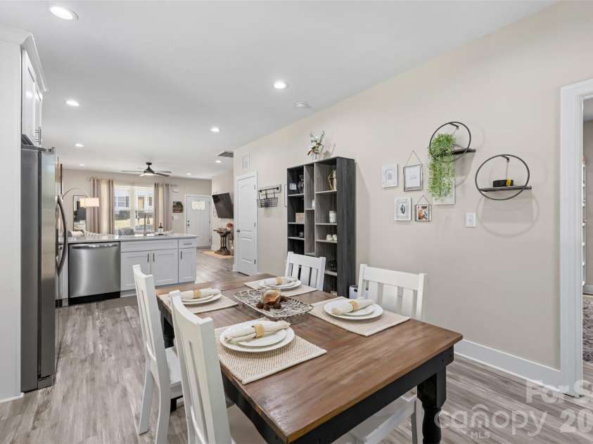 3425 Mable Hubbard Drive, Charlotte, NC 28208.  MLS# CAR4430976, YatesRealty ID 55762. 