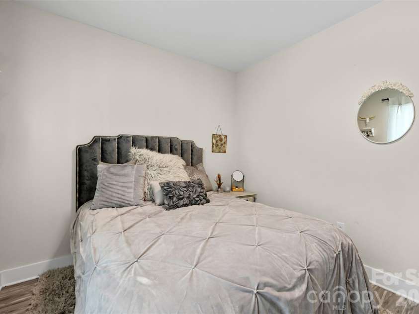 3425 Mable Hubbard Drive, Charlotte, NC 28208.  MLS# CAR4430976, YatesRealty ID 55762. 