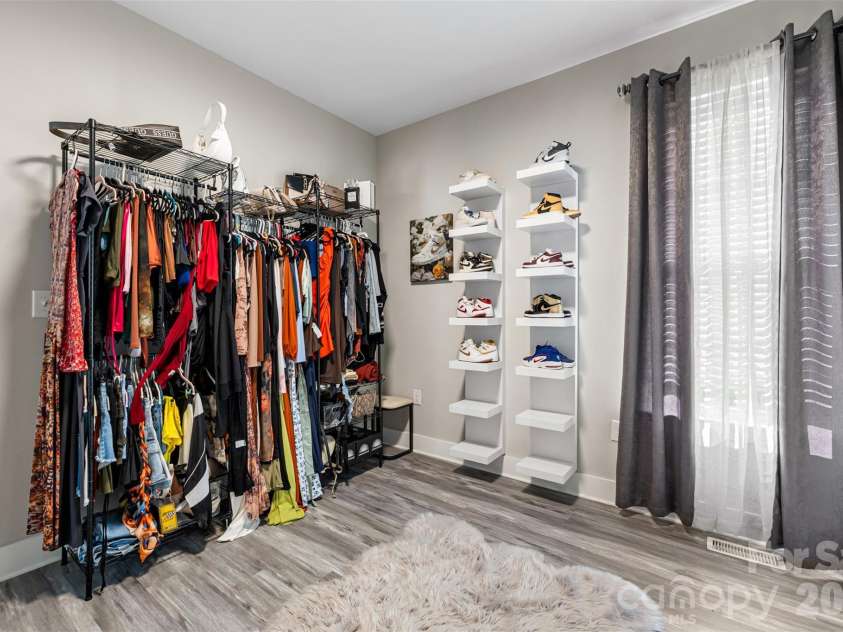 3425 Mable Hubbard Drive, Charlotte, NC 28208.  MLS# CAR4430976, YatesRealty ID 55762. 