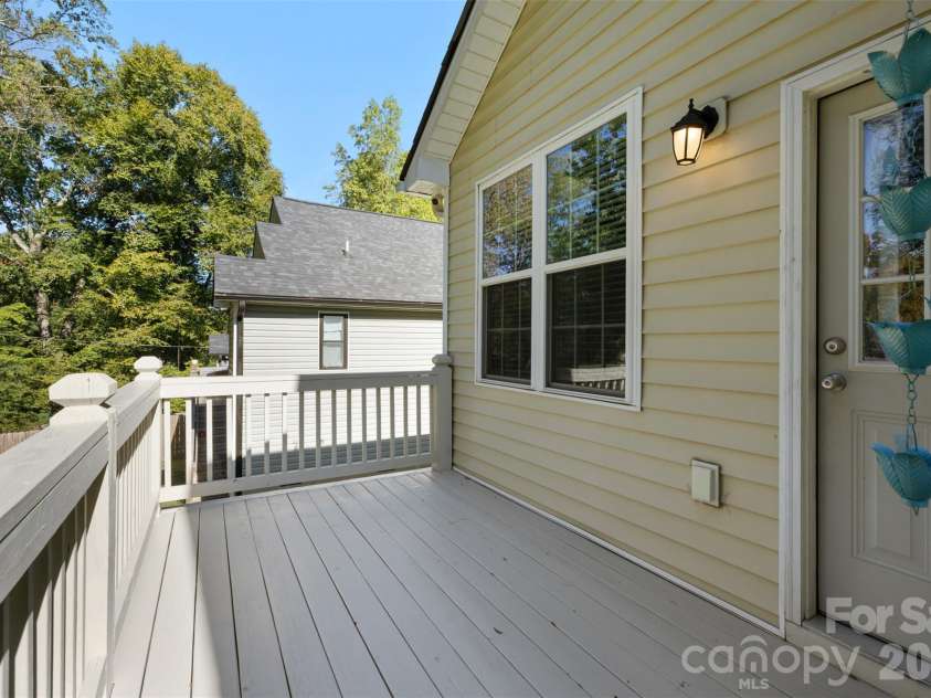 3425 Mable Hubbard Drive, Charlotte, NC 28208.  MLS# CAR4430976, YatesRealty ID 55762. 