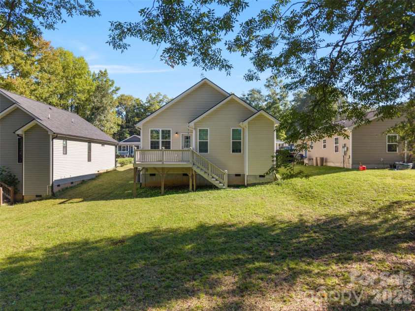 3425 Mable Hubbard Drive, Charlotte, NC 28208.  MLS# CAR4430976, YatesRealty ID 55762. 