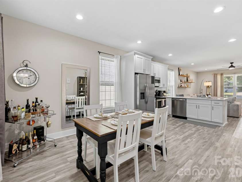 3425 Mable Hubbard Drive, Charlotte, NC 28208.  MLS# CAR4430976, YatesRealty ID 55762. Dinning area