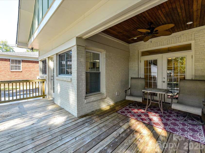 2522 7th Street, Charlotte, NC 28204.  MLS# CAR4432170, YatesRealty ID 55763. 