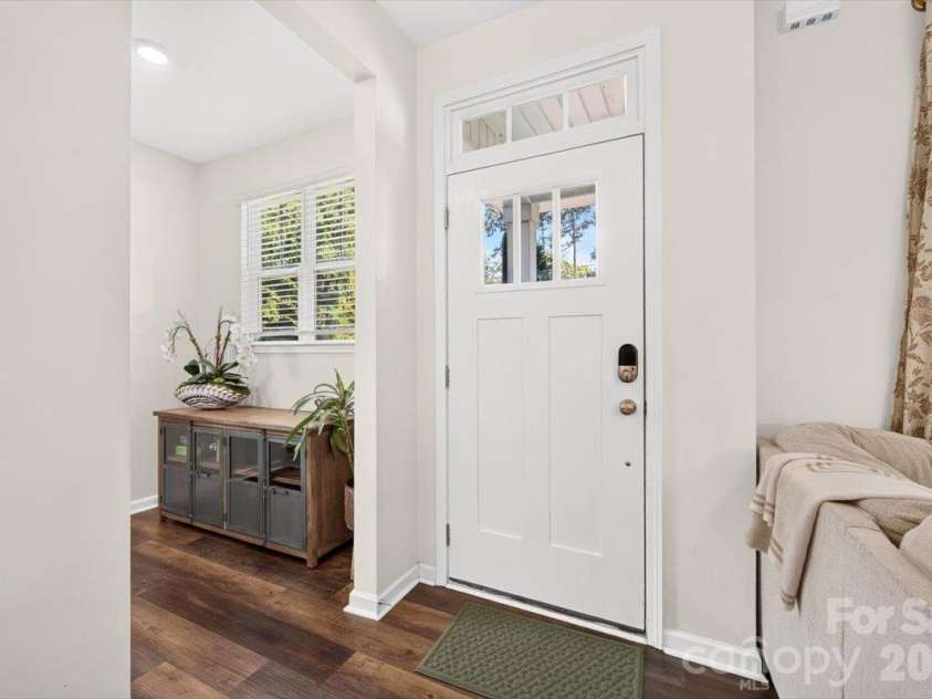 1816 Purser Drive, Charlotte, NC 28215.  MLS# CAR4431336, YatesRealty ID 55766. 