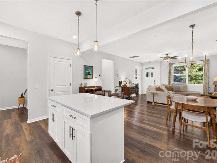 1816 Purser Drive, Charlotte, NC 28215.  MLS# CAR4431336, YatesRealty ID 55766. 