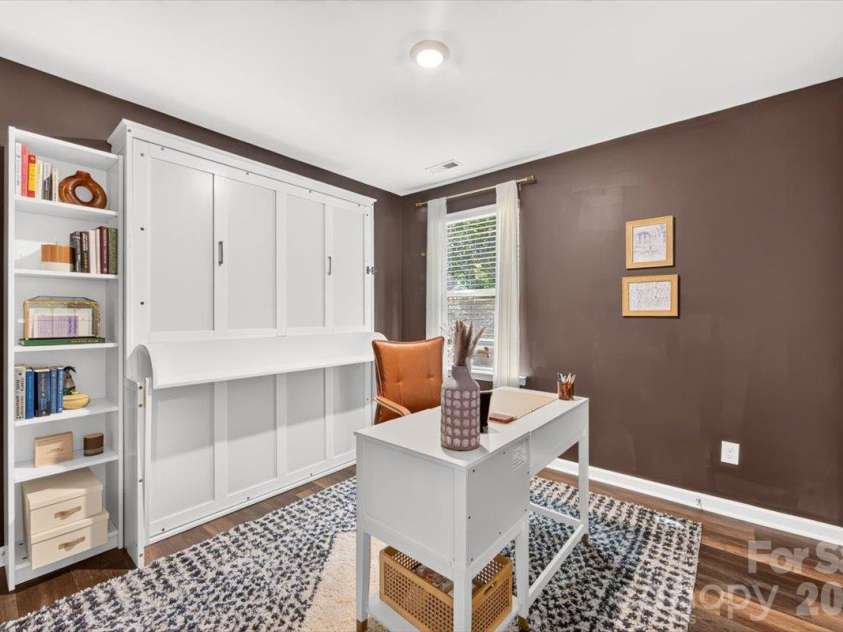 1816 Purser Drive, Charlotte, NC 28215.  MLS# CAR4431336, YatesRealty ID 55766. 