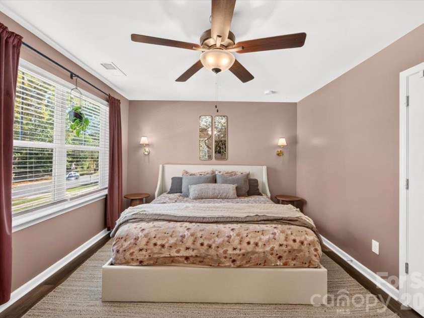 1816 Purser Drive, Charlotte, NC 28215.  MLS# CAR4431336, YatesRealty ID 55766. 