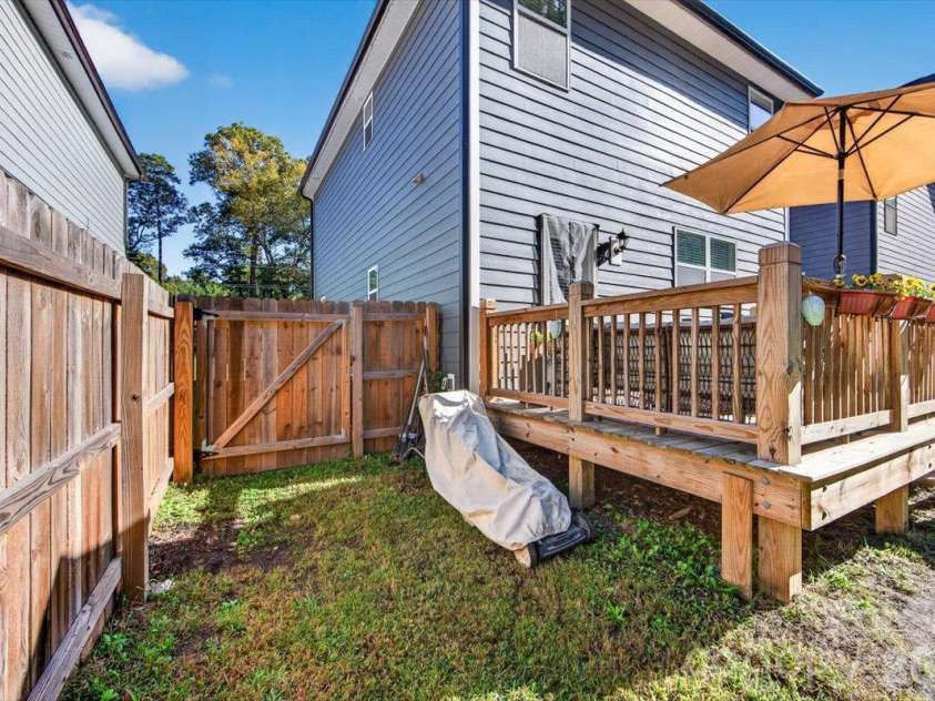 1816 Purser Drive, Charlotte, NC 28215.  MLS# CAR4431336, YatesRealty ID 55766. 