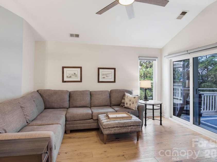 7838 Village Harbor Drive, Cornelius, NC 28031.  MLS# CAR4433097, YatesRealty ID 55767. 