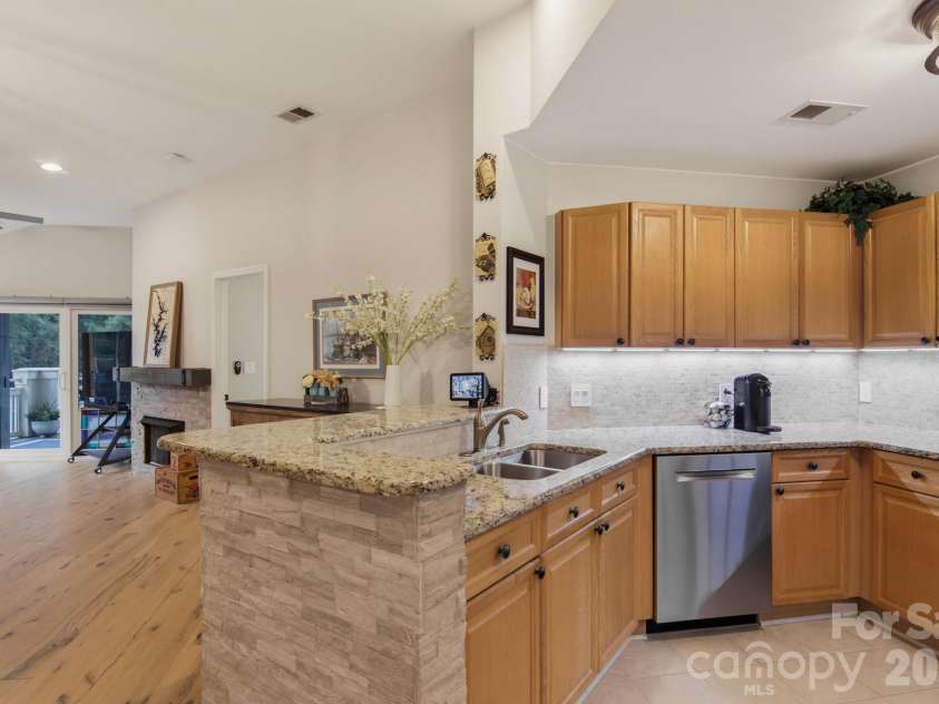 7838 Village Harbor Drive, Cornelius, NC 28031.  MLS# CAR4433097, YatesRealty ID 55767. 