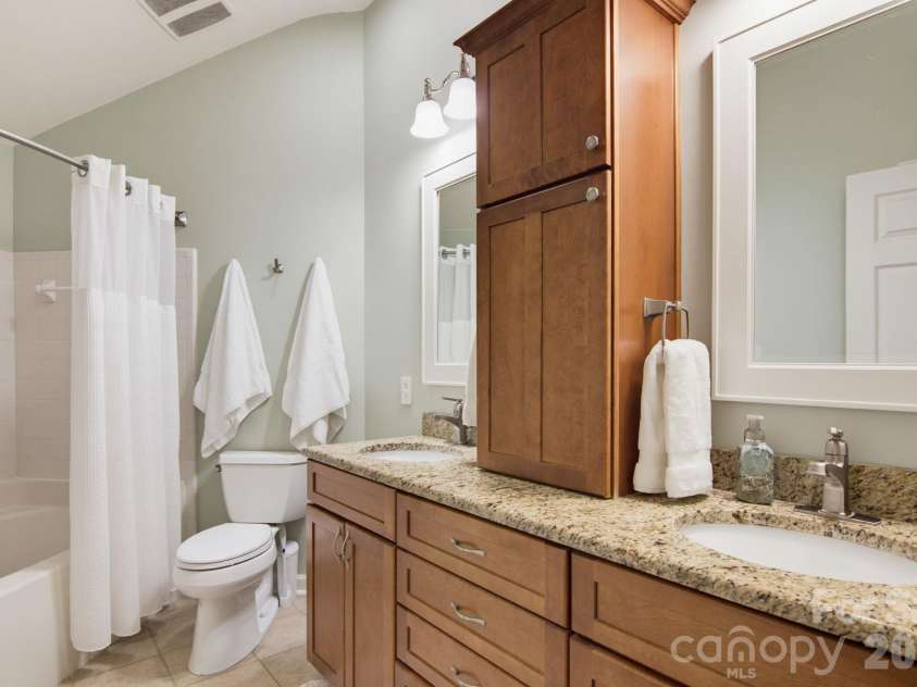 7838 Village Harbor Drive, Cornelius, NC 28031.  MLS# CAR4433097, YatesRealty ID 55767. 