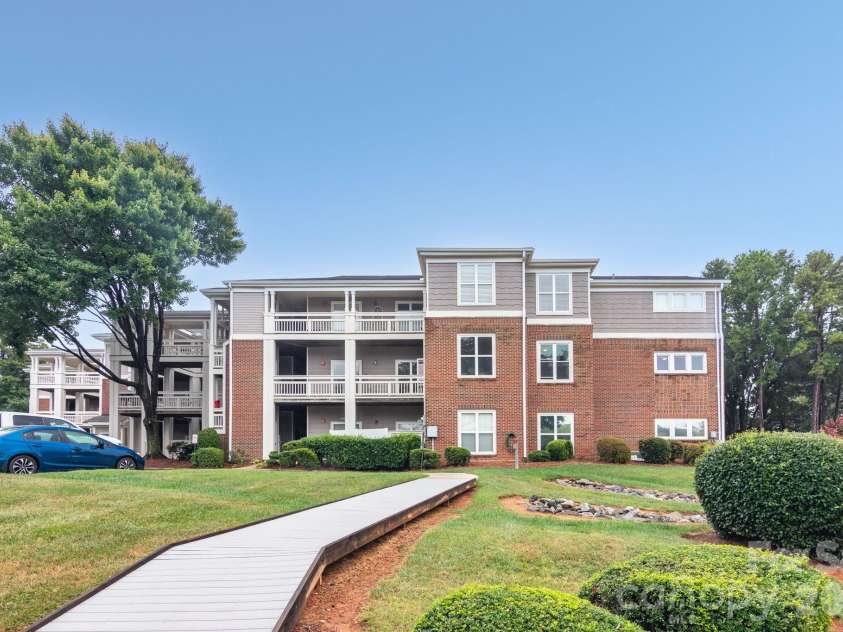 7838 Village Harbor Drive, Cornelius, NC 28031.  MLS# CAR4433097, YatesRealty ID 55767. 