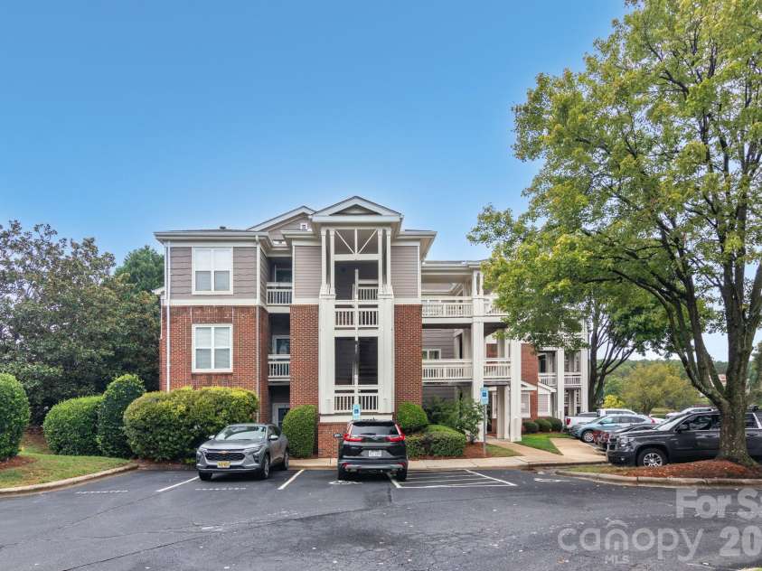 7838 Village Harbor Drive, Cornelius, NC 28031.  MLS# CAR4433097, YatesRealty ID 55767. 