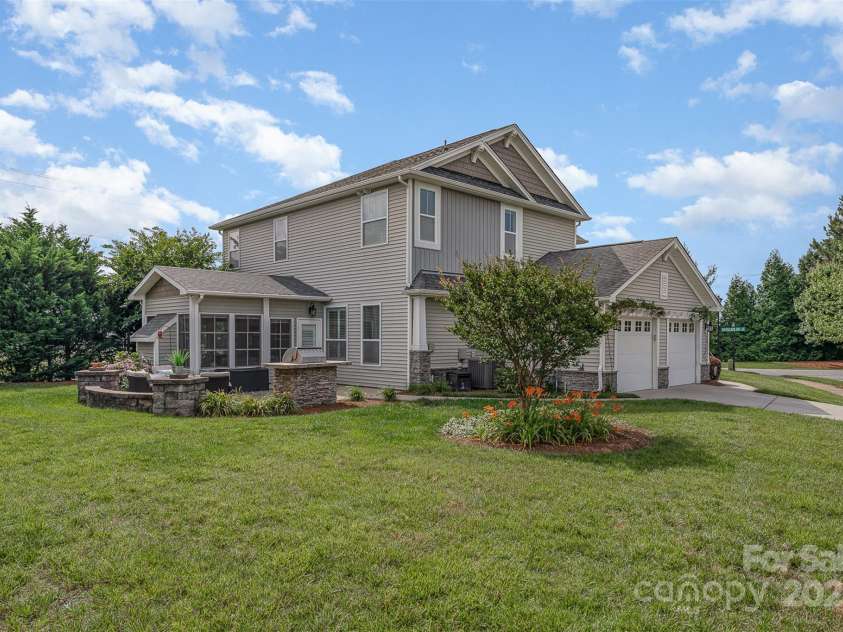 14905 Skyscape Drive, Huntersville, NC 28078.  MLS# CAR4316481, YatesRealty ID 5577. 