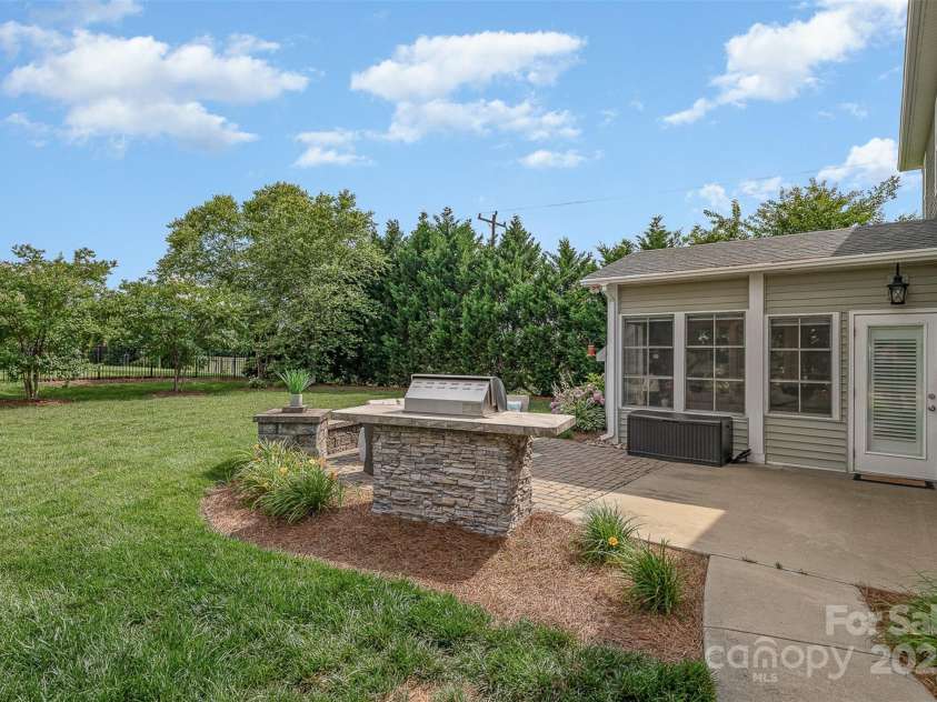 14905 Skyscape Drive, Huntersville, NC 28078.  MLS# CAR4316481, YatesRealty ID 5577. 