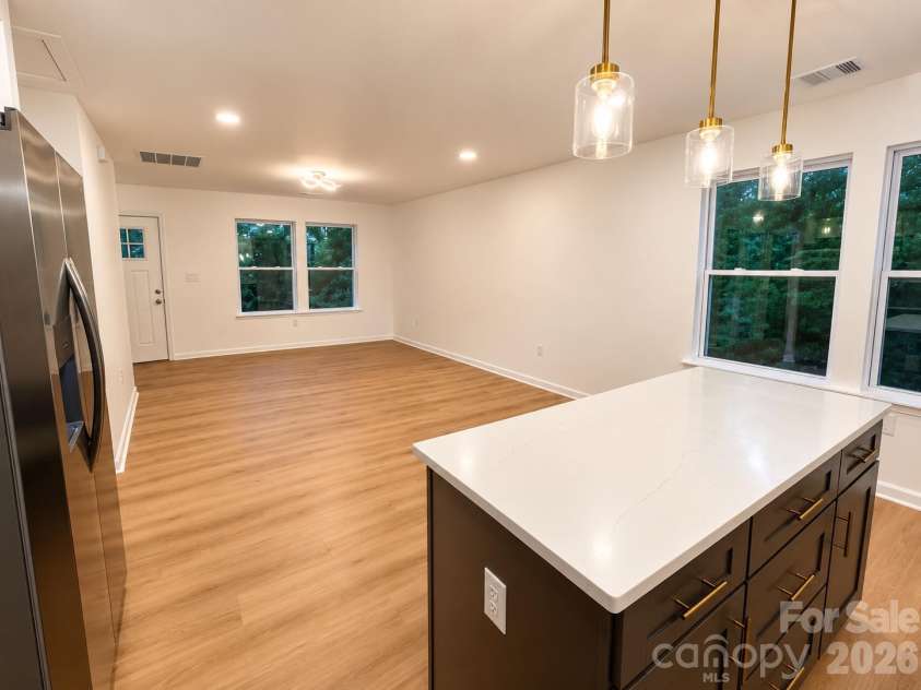 521 Castlewood Circle, Rock Hill, SC 29730.  MLS# CAR4432930, YatesRealty ID 55772. 