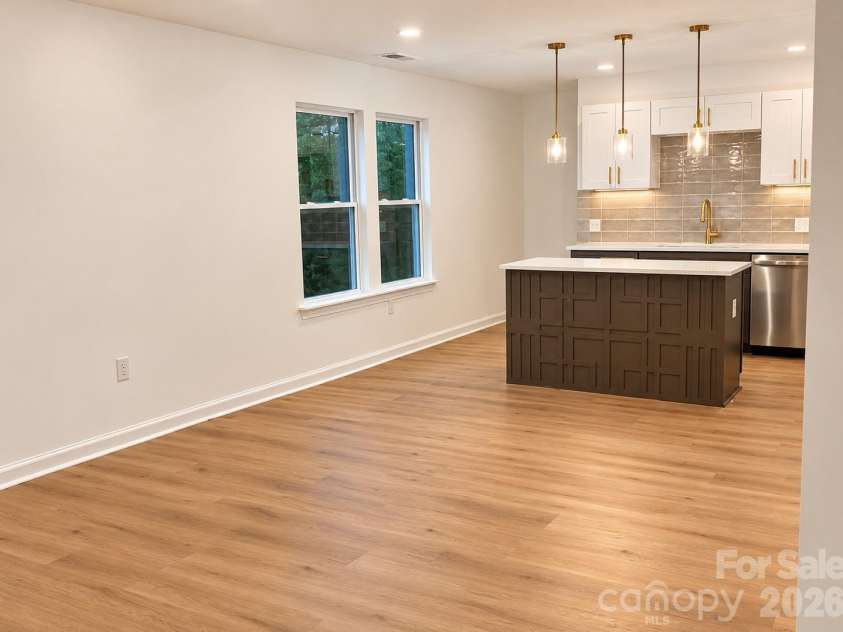 521 Castlewood Circle, Rock Hill, SC 29730.  MLS# CAR4432930, YatesRealty ID 55772. 