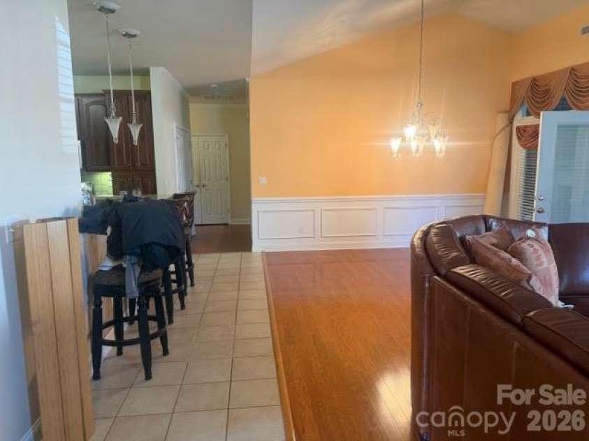 3511 Winter View Court, Charlotte, NC 28269.  MLS# CAR4432422, YatesRealty ID 55773. Front Door Entry Way