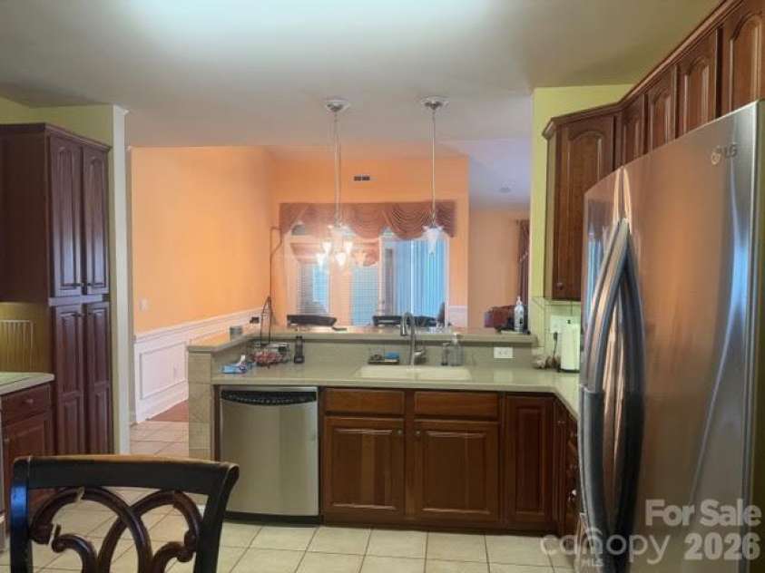 3511 Winter View Court, Charlotte, NC 28269.  MLS# CAR4432422, YatesRealty ID 55773. Kitchen