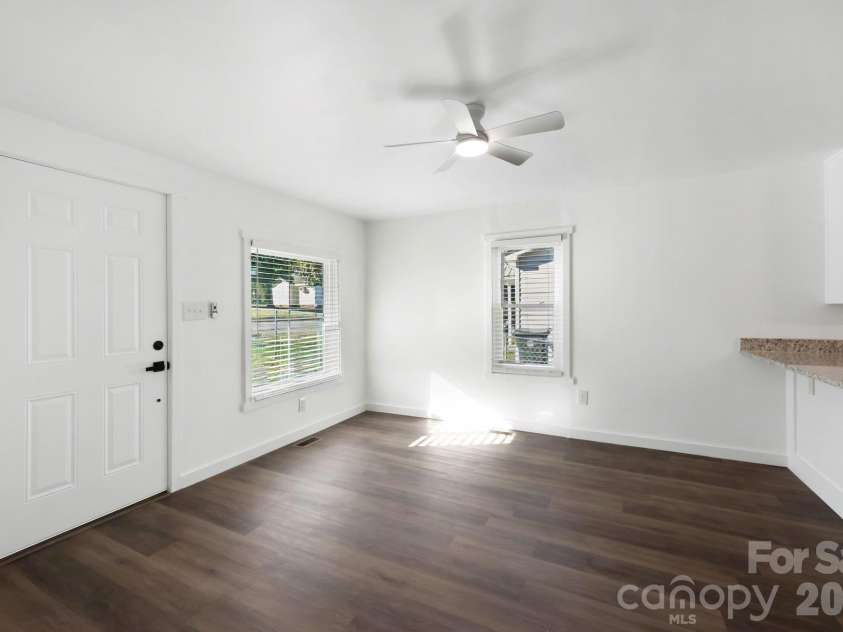 727 Trotter Street, Thomasville, NC 27360.  MLS# CAR4432555, YatesRealty ID 55774. 