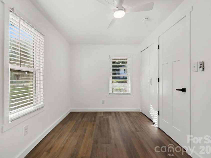 727 Trotter Street, Thomasville, NC 27360.  MLS# CAR4432555, YatesRealty ID 55774. 