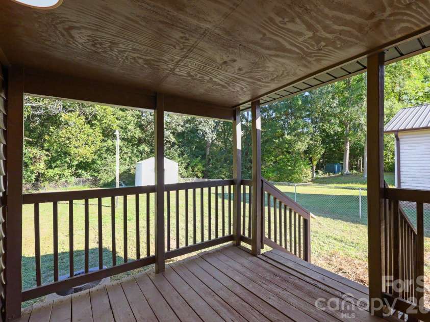 727 Trotter Street, Thomasville, NC 27360.  MLS# CAR4432555, YatesRealty ID 55774. 