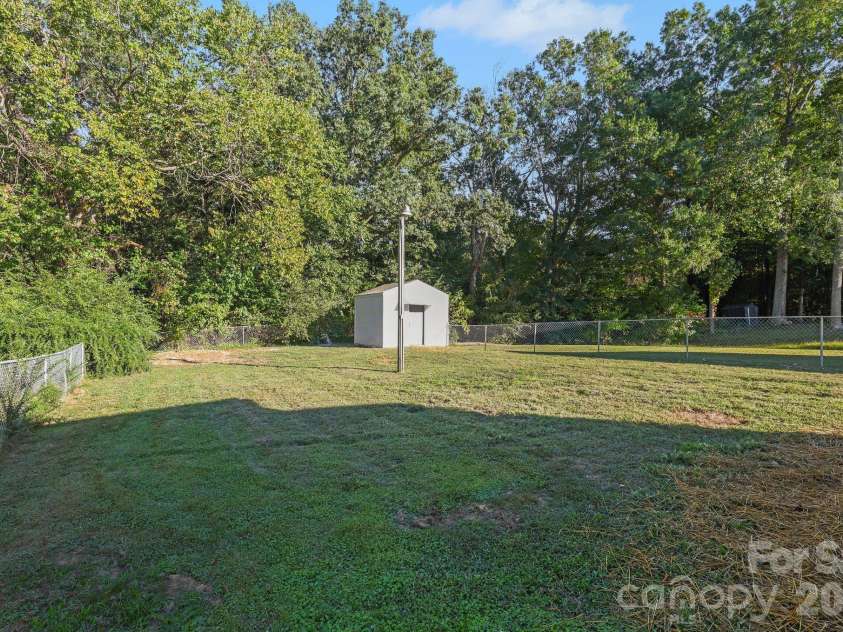 727 Trotter Street, Thomasville, NC 27360.  MLS# CAR4432555, YatesRealty ID 55774. 