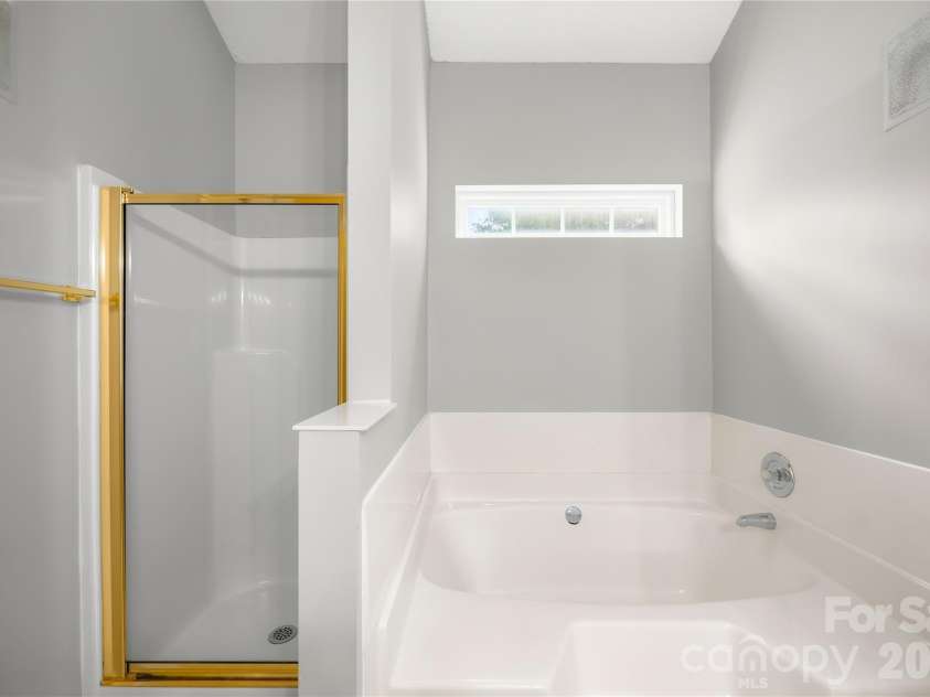 9521 Foggy Meadow Road, Charlotte, NC 28269.  MLS# CAR4432947, YatesRealty ID 55776. 