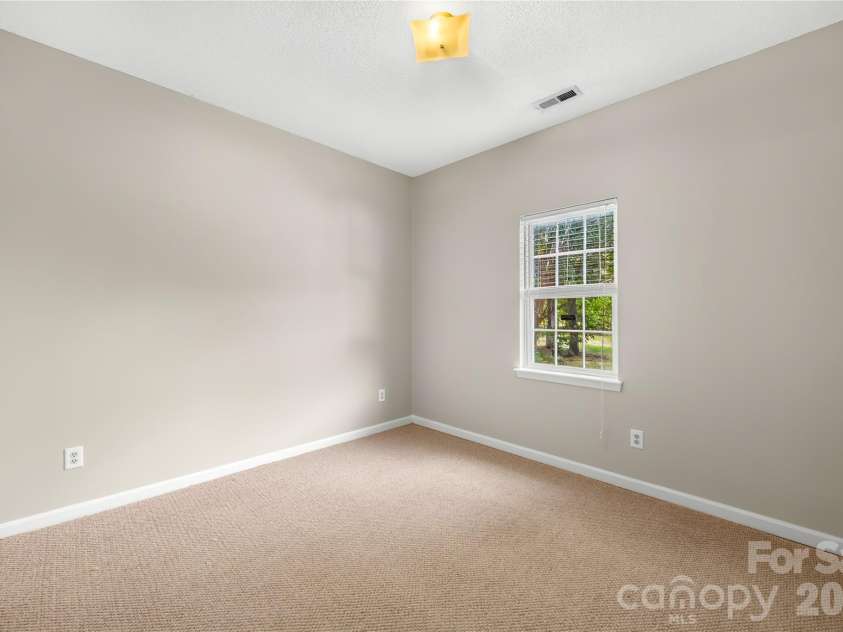 9521 Foggy Meadow Road, Charlotte, NC 28269.  MLS# CAR4432947, YatesRealty ID 55776. 