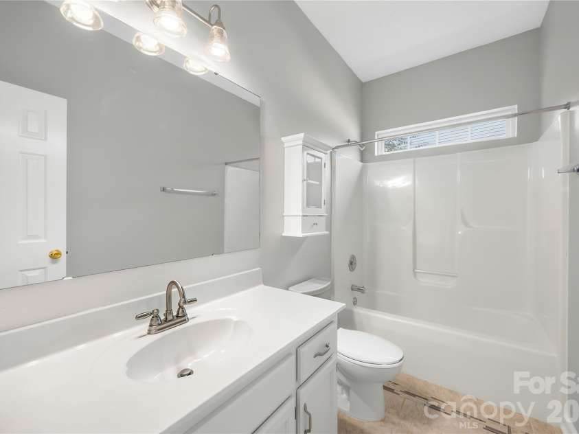 9521 Foggy Meadow Road, Charlotte, NC 28269.  MLS# CAR4432947, YatesRealty ID 55776. 